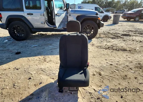 2021 Jeep Wrangler Unlimited Sport z USA, uszkodzony, nr VIN 1C4HJXDN0MW653090